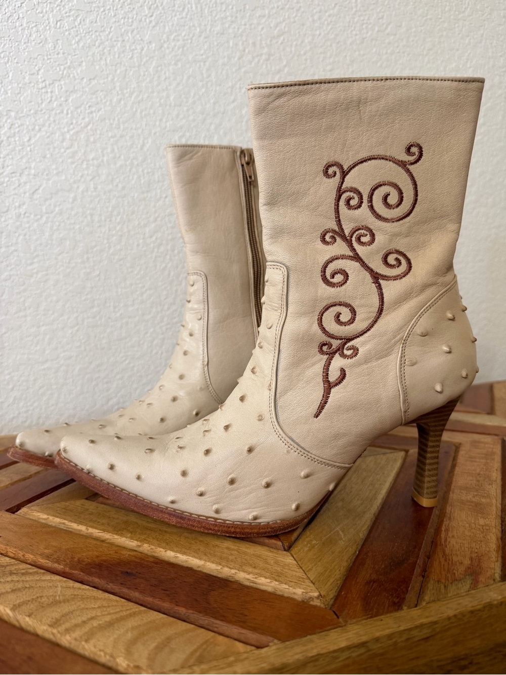 Vintage Los Canelos Ostrich Leather Western Boots Cream Size 24 US 7